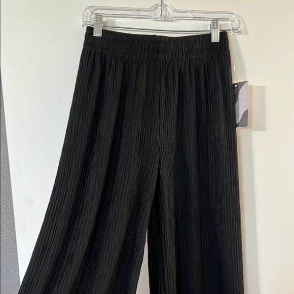 Black Ribbed two piece set- crop top and pants - Picture 5 of 9